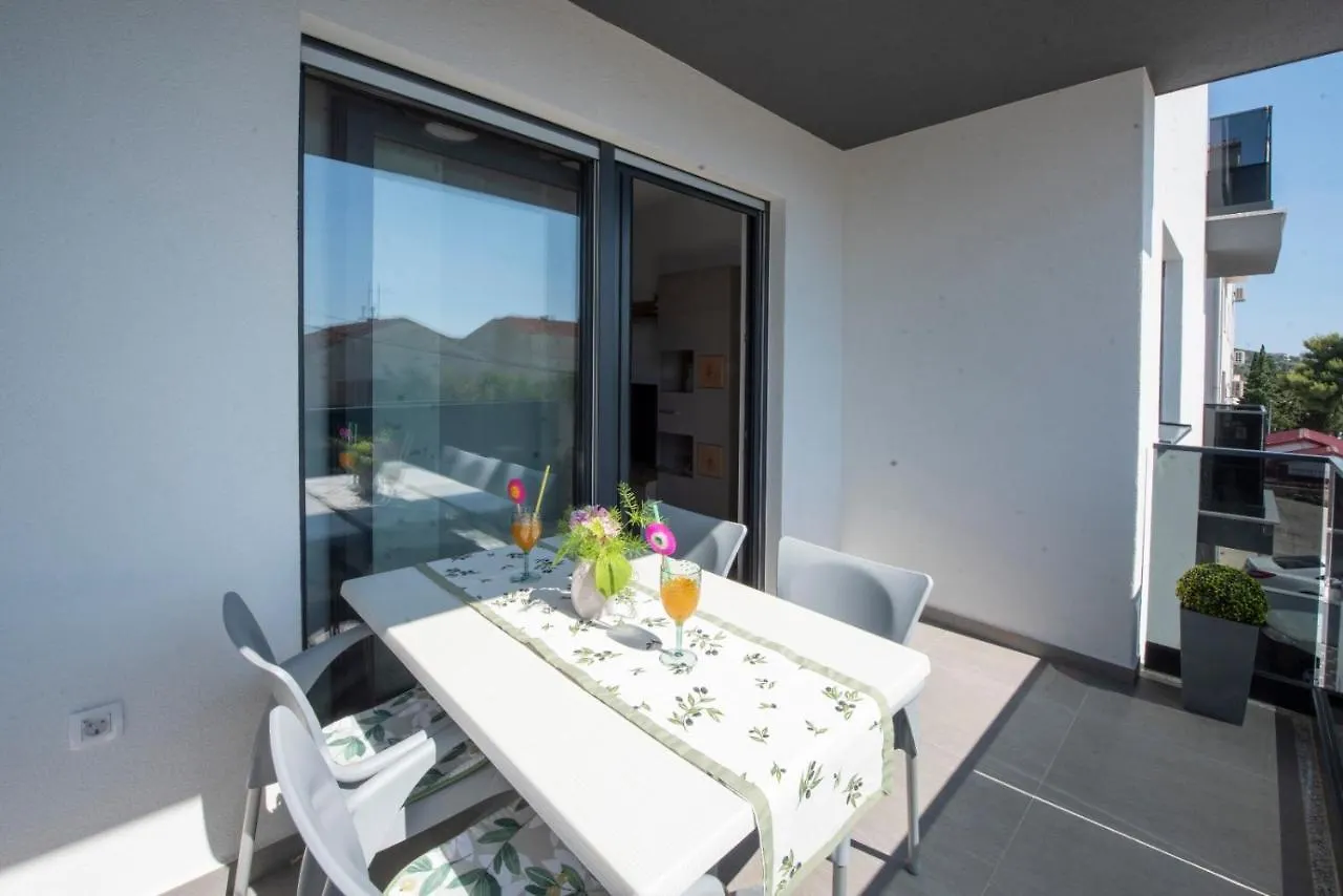 Apartman Gabriela Trogir 0*,