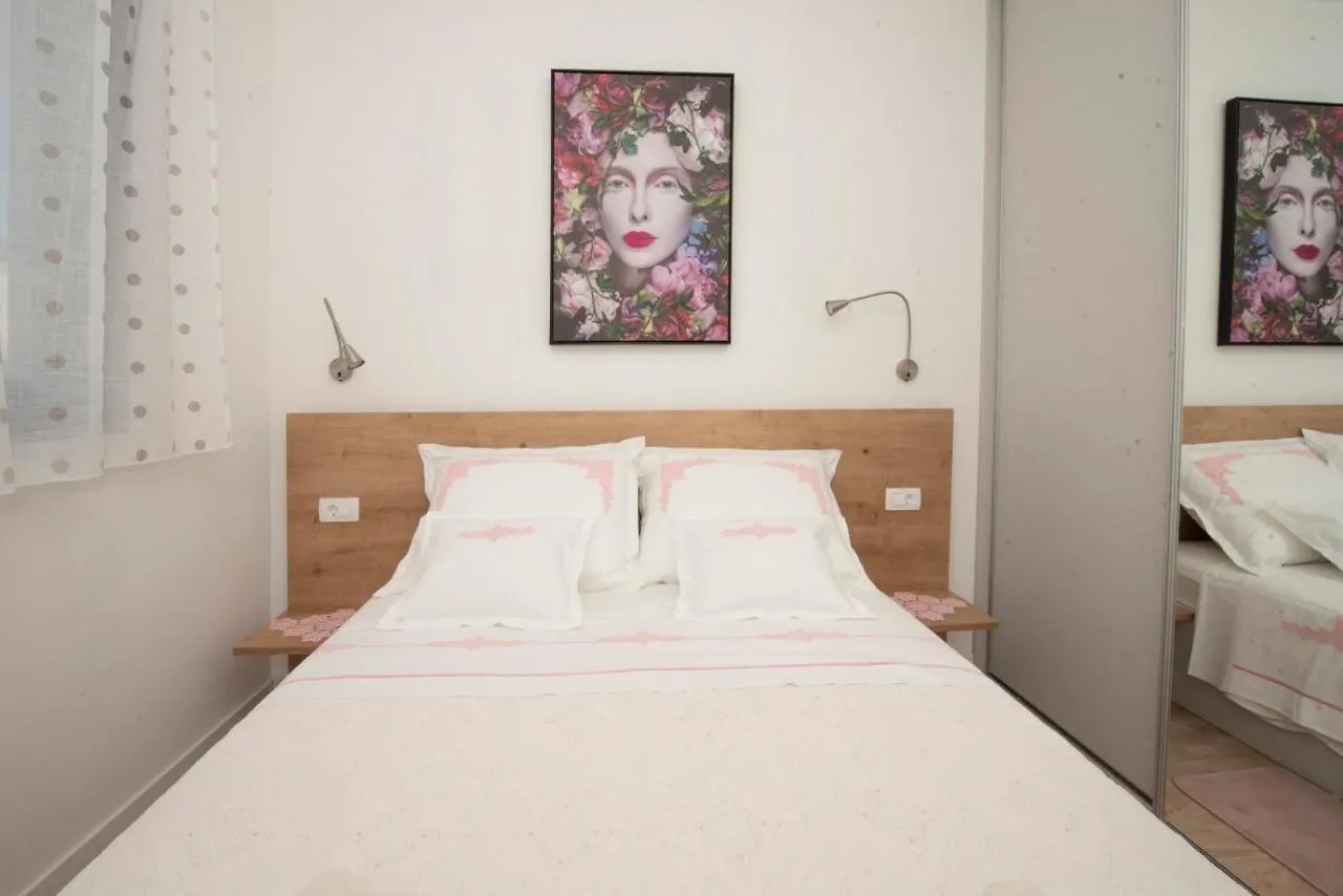 Apartman Gabriela Trogir 0*,  Croatia